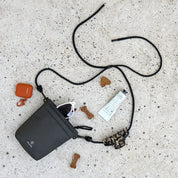 お散歩ポシェット ブラック / Dog Snack Bag Karl