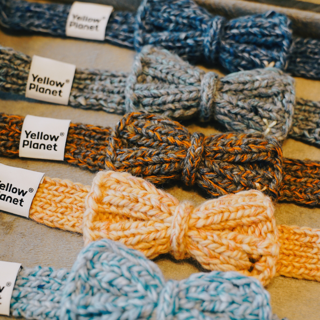 Hand-KnittedBowTie1.png